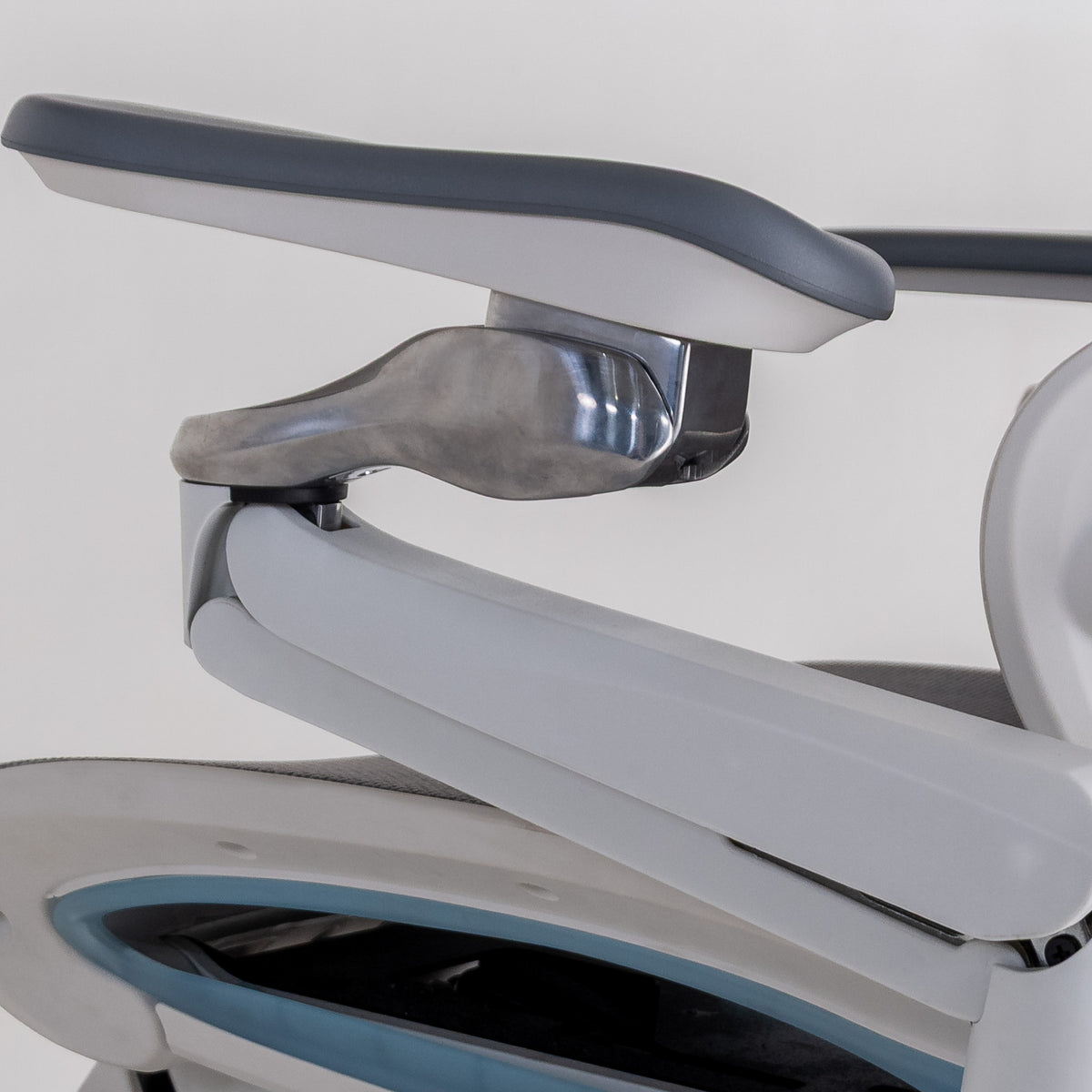 Cadeira Ergonômica de Ajuste Elétrico Elements EOS